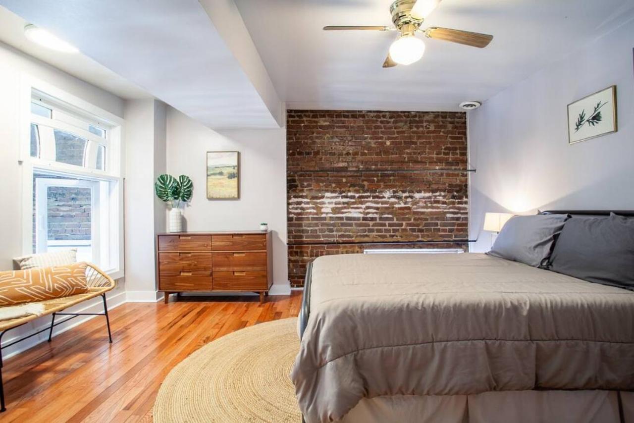 Heart Of The Old City- Minutes From Market Square Apartment *