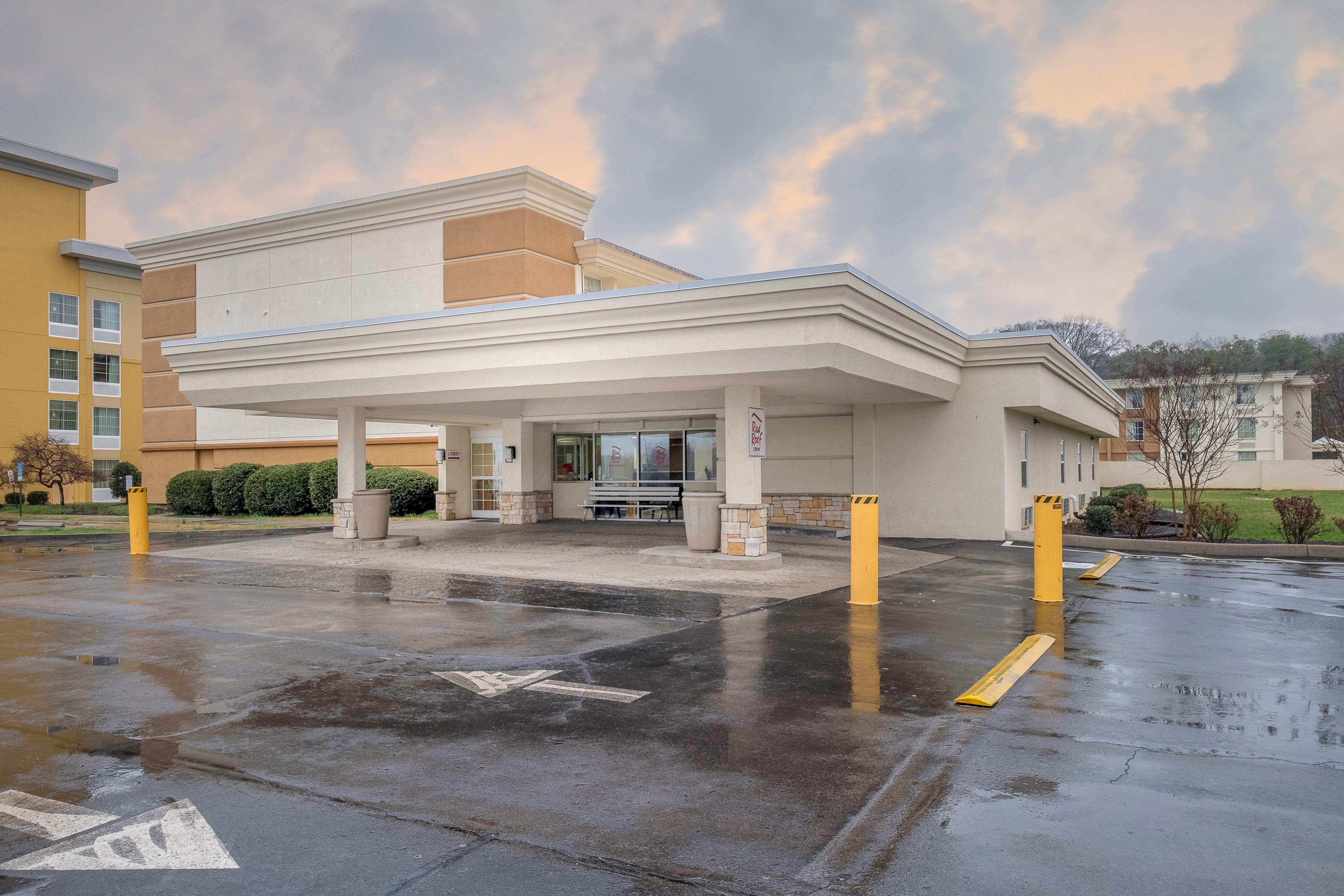 Red Roof - Papermill Road Motel