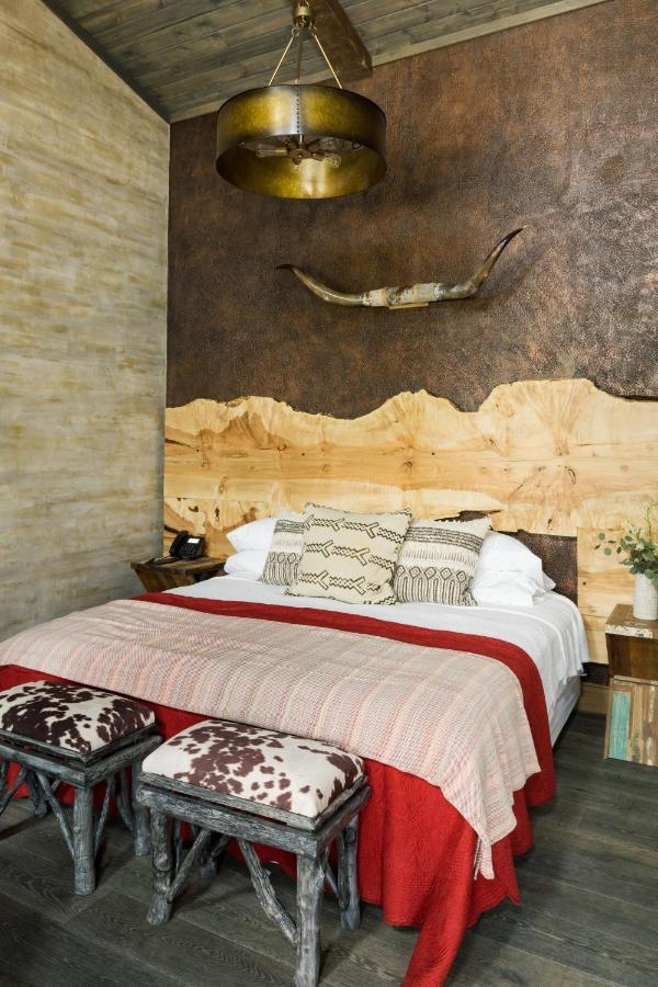 Hotel Ancient Lore Village Knoxville