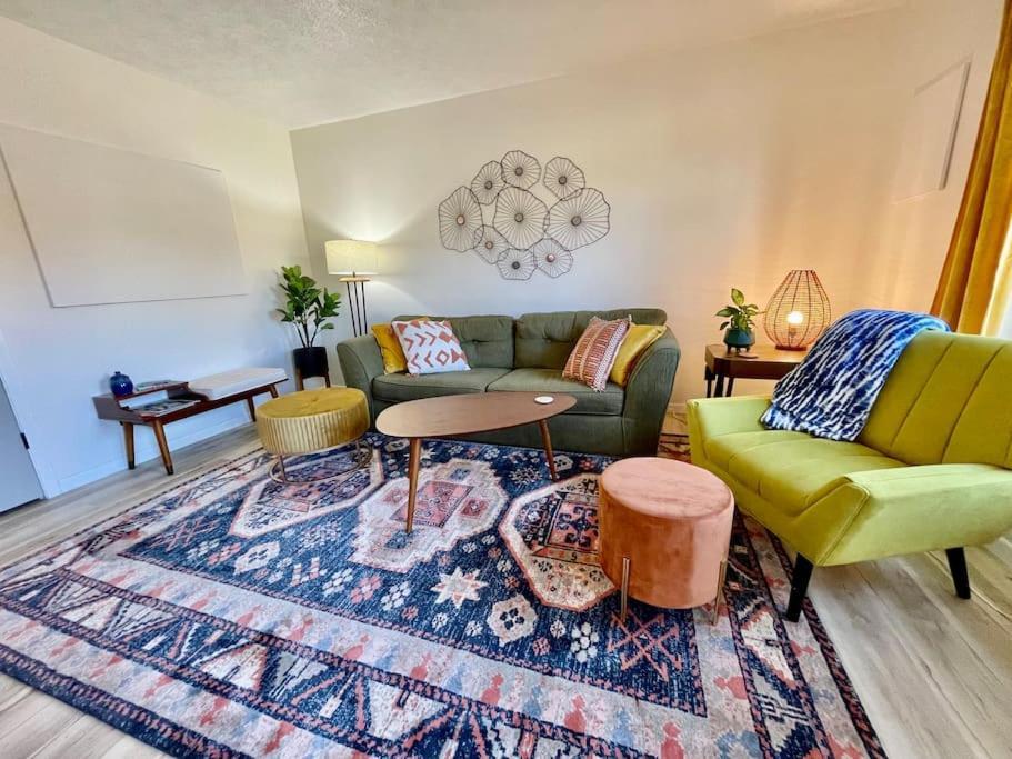 Fresh And Spacious 1 Bedroom In South Knox Holiday home *