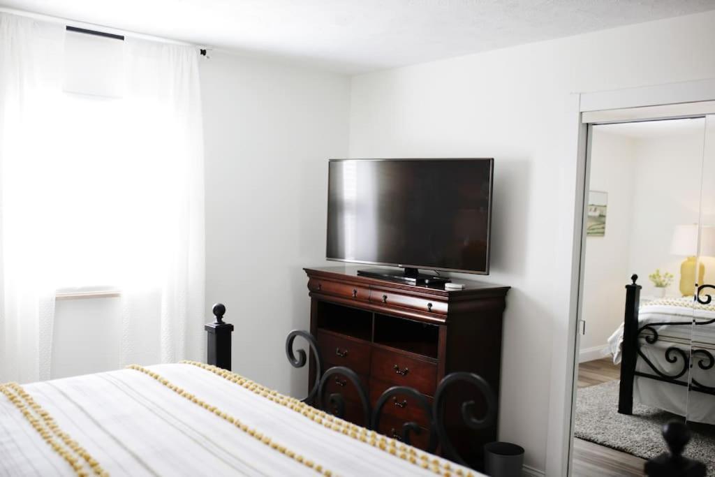 Holiday home 5 King Beds, 1q 1full P/o Newly Remodeled 2800 Sq Ft *