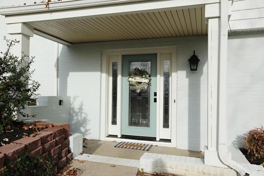 Holiday home 5 King Beds, 1q 1full P/o Newly Remodeled 2800 Sq Ft Knoxville