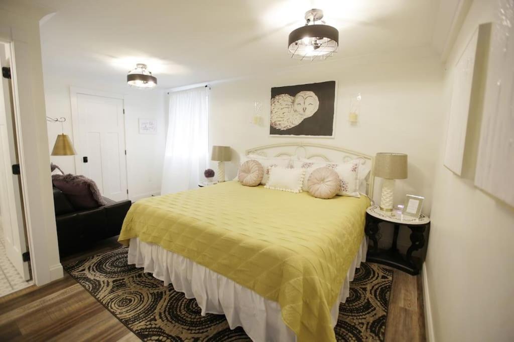 5 King Beds, 1q 1full P/o Newly Remodeled 2800 Sq Ft