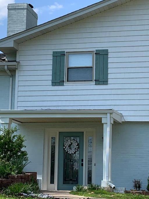 Holiday home 5 King Beds, 1q 1full P/o Newly Remodeled 2800 Sq Ft Knoxville