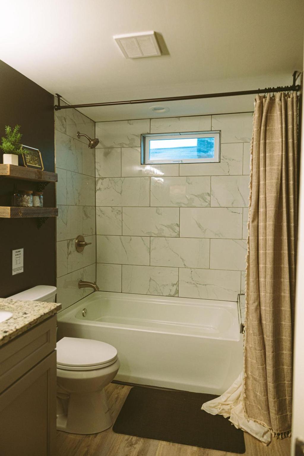 Historic Renovated 2bd - Overlooking Downtown Holiday home *