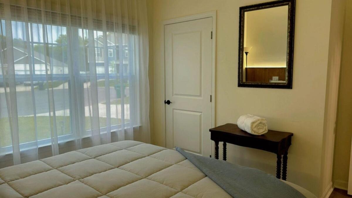 Modern And Cozy Apartment Knoxville