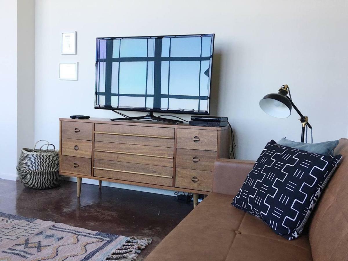 Loft W/ View Of Gay St Apartment *