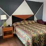 Royal Inn & Suites