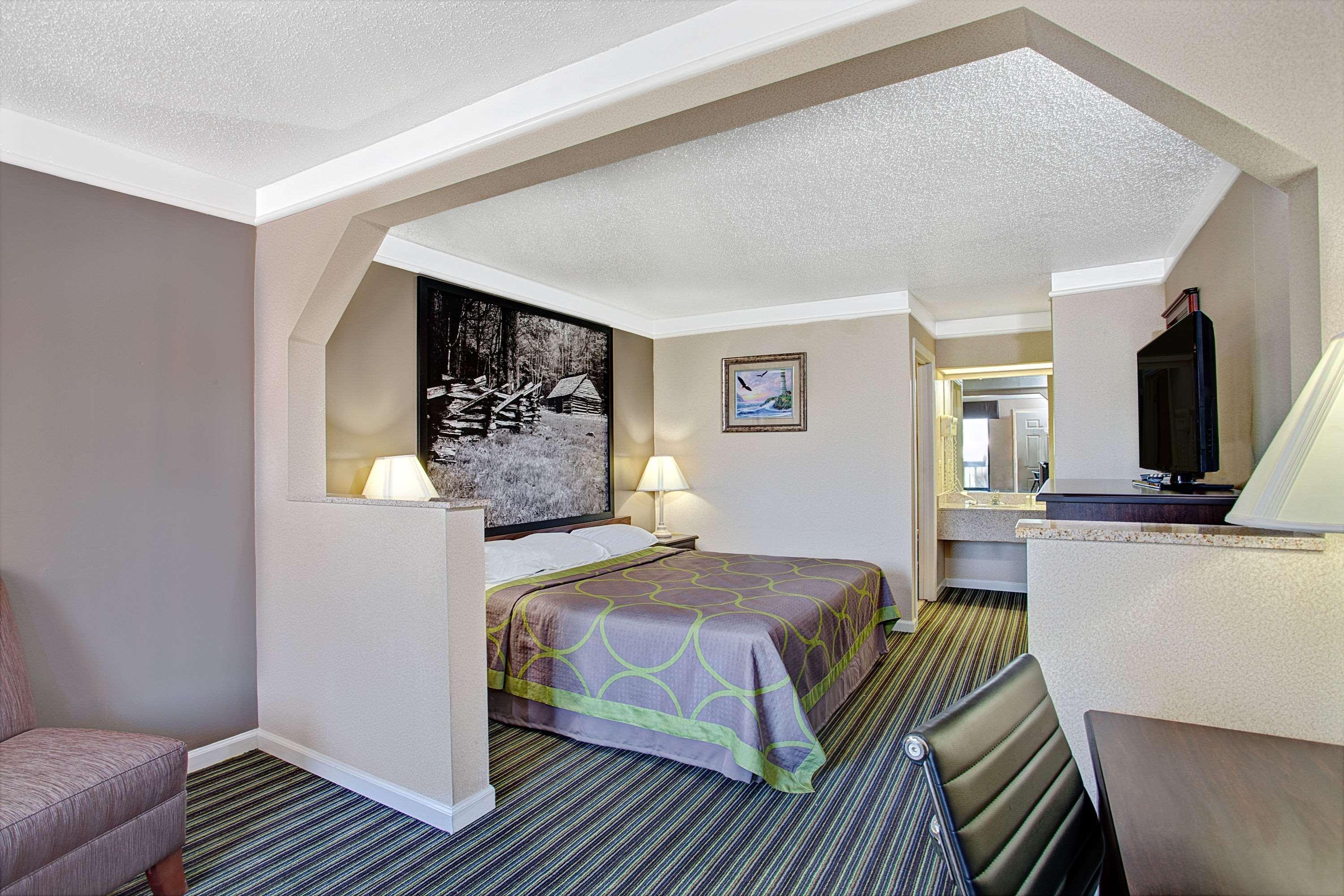 Hotel Super 8 By Wyndham East 2*