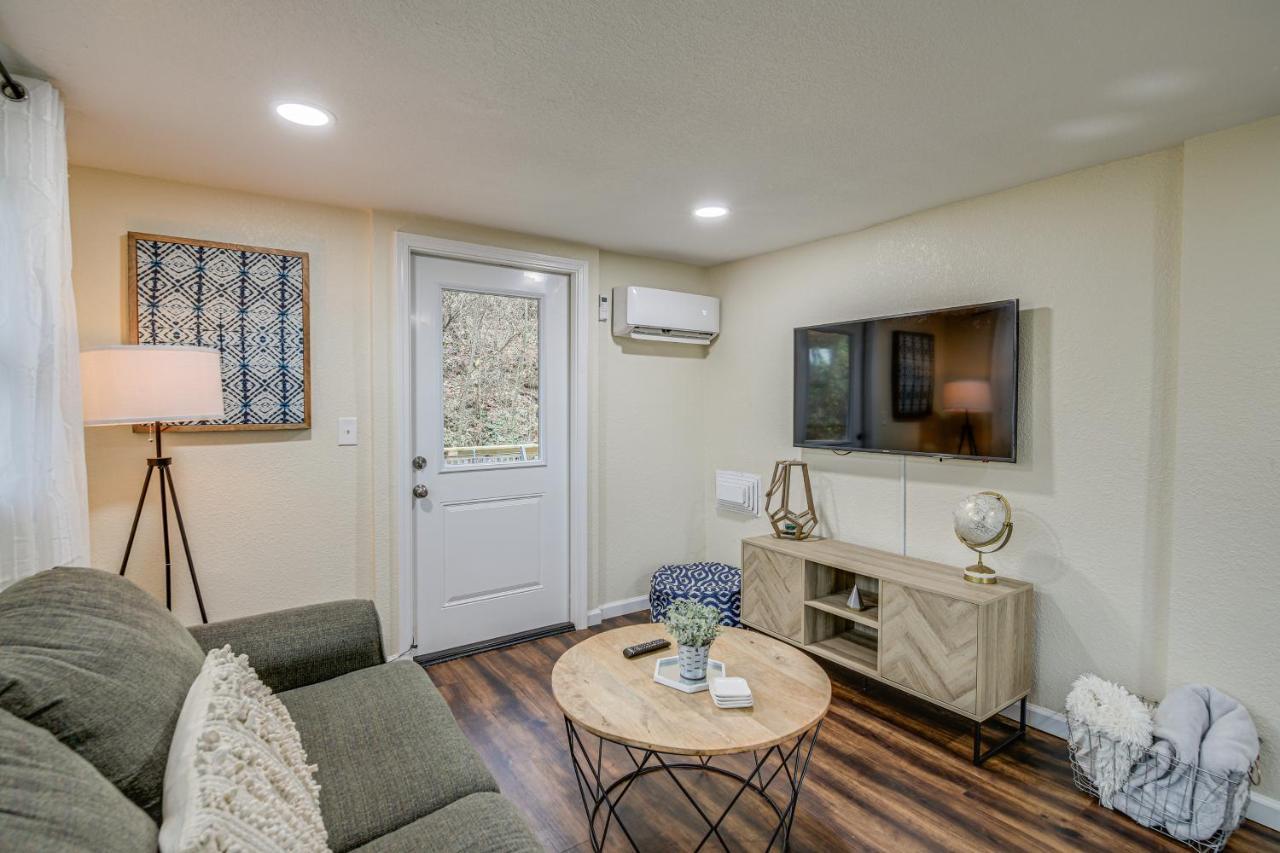 Pet-friendly About 8 Mi To Downtown Knoxville! Holiday home