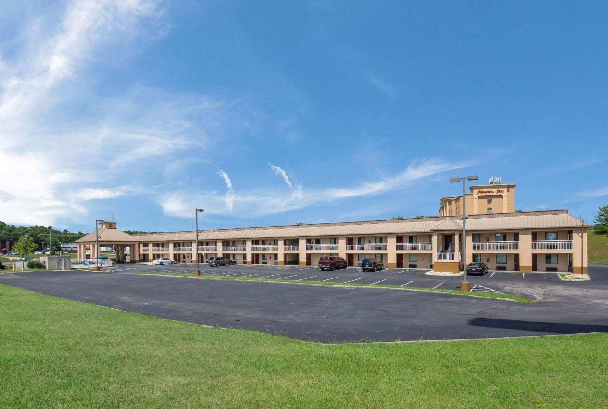 Hotel Econo & East